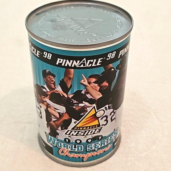 World Series Champions Major League Baseball Cards ⚾️ In A Can - Picture 2 of 13